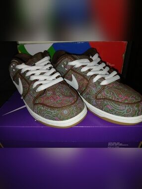 Nike SB Dunks Paisley Low-Top Sneakers in Brown & Pink NIB